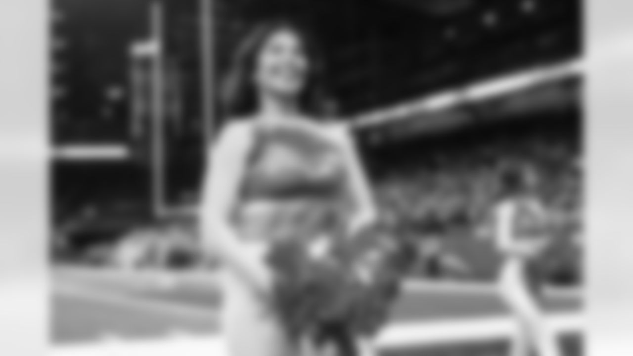 Detroit Lions Cheerleaders perform during an NFL football game against the Pittsburgh Steelers on Sunday, Dec. 21, 2025 in Detroit. (Mike Ferdinande/Detroit Lions)