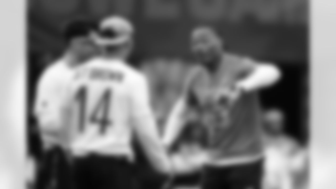 Los Angeles Chargers safety Derwin James Jr. (3) talks with Detroit Lions wide receiver Amon-Ra St. Brown (14) during the 2026 NFL Pro Bowl Games on Tuesday, Feb. 3, 2026, in San Francisco. (Vera Nieuwenhuis/AP Content Services for the NFL)