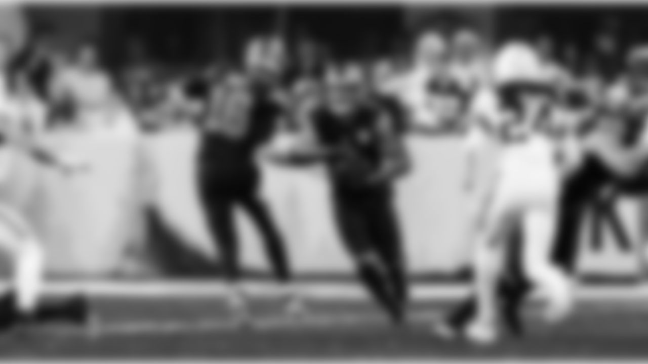 Detroit Lions quarterback Jared Goff (16) and Detroit Lions running back David Montgomery (5) during an NFL football game against the Minnesota Vikings on Thursday, Dec. 25, 2025 in Minneapolis. (Jeff Nguyen/Detroit Lions via AP)