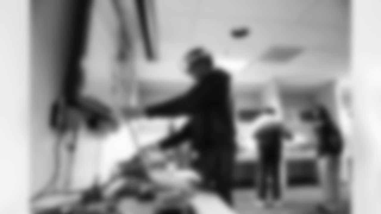 A student using virtual reality during a Detroit Lions Academy health and wellness field trip at the Henry Ford Health campus on Feb. 27, 2026 in Detroit. (Izzy Rincon/Detroit Lions)