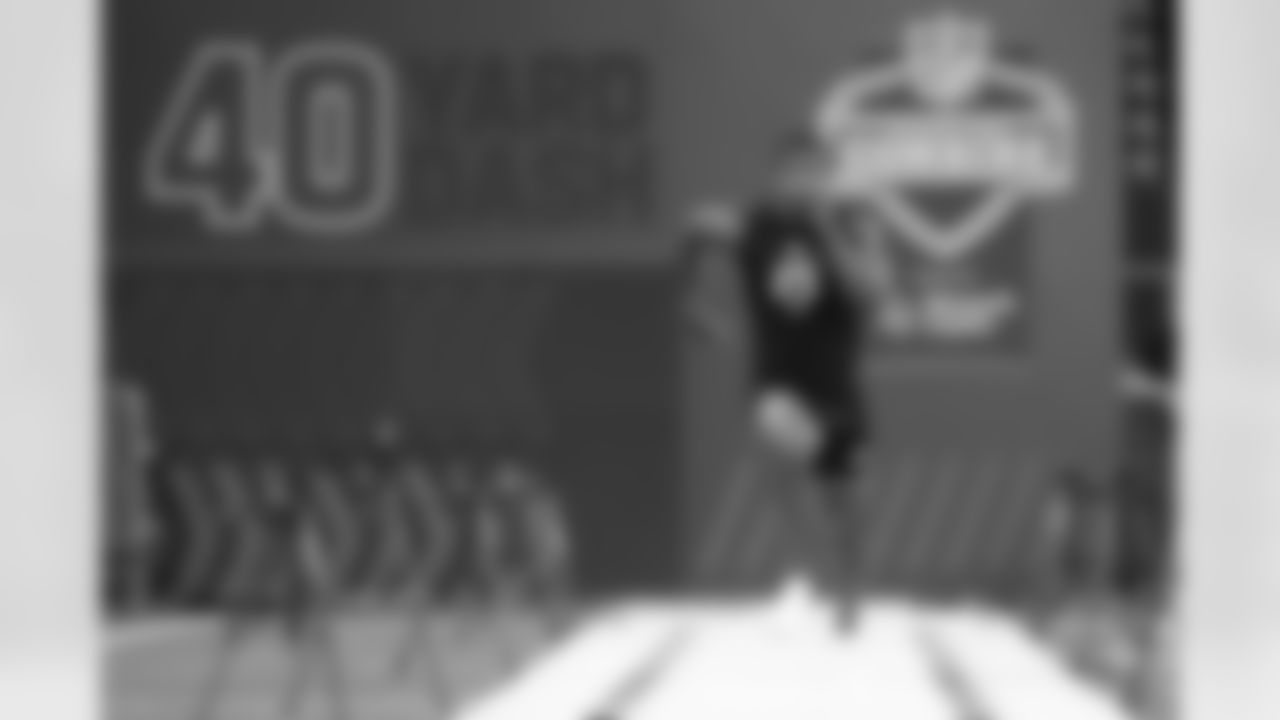 Ohio State linebacker Sonny Styles (25) runs the 40-yard dash at the NFL football scouting combine in Indianapolis, Thursday, Feb. 26, 2026. (AP Photo/Michael Conroy)