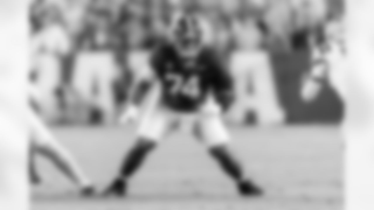 Alabama OT Kadyn Proctor (74)