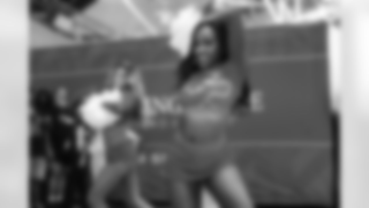 Detroit Lions Cheerleaders perform before an NFL football game against the Chicago Bears on Sunday, Sept. 14, 2025 in Detroit. (Mike Ferdinande/Detroit Lions)