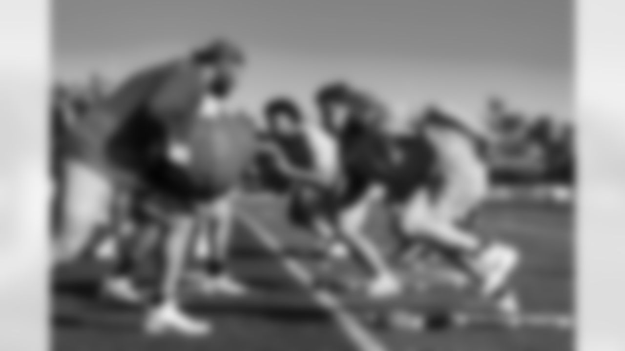 Detroit Lions tackle Dan Skipper (70) and Detroit Lions offensive lineman Tate Ratledge during offseason workouts at the Meijer Performance Center on May 12, 2025 in Allen Park, Mich. (Jeff Nguyen/Detroit Lions)
