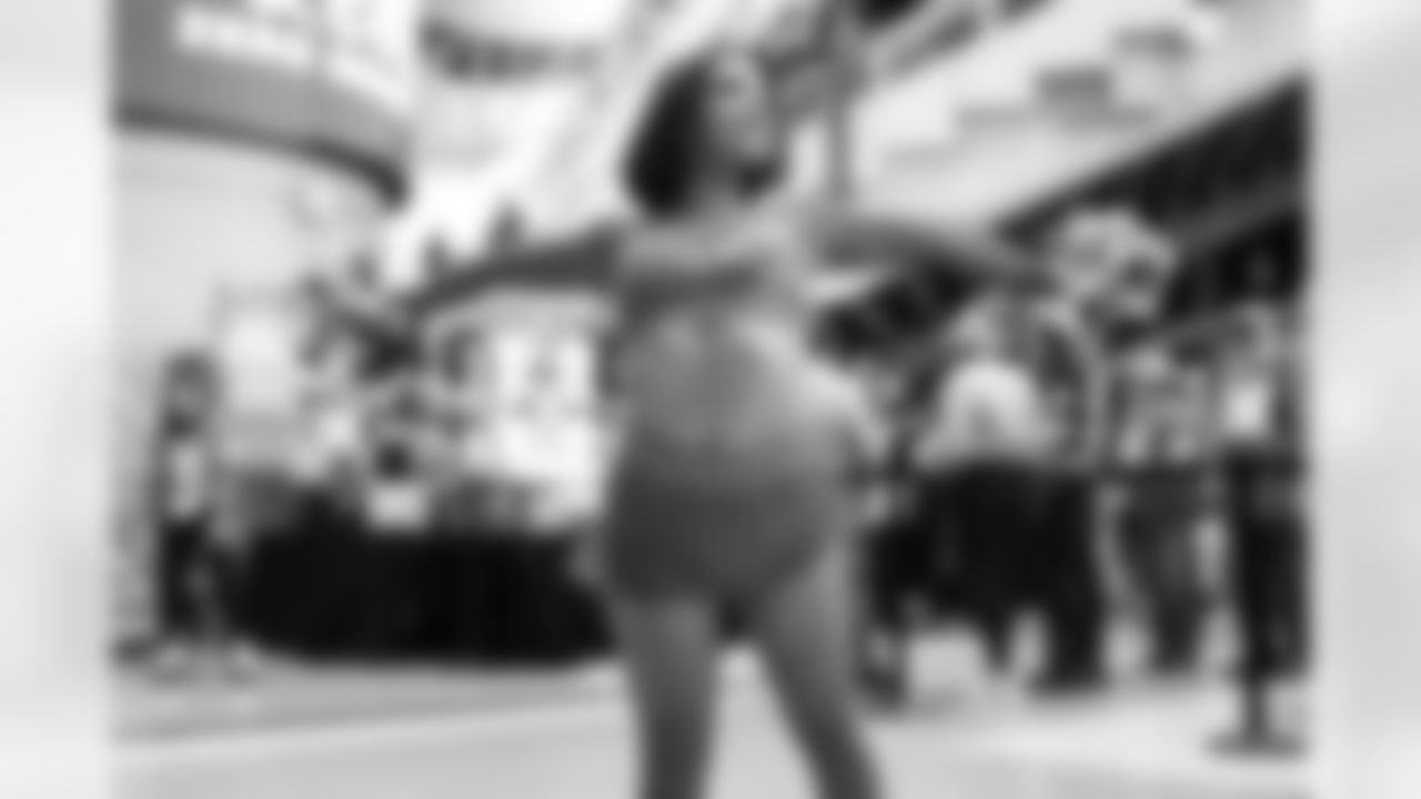 Detroit Lions Cheerleaders perform before an NFL football game against the Minnesota Vikings on Sunday, Nov. 2, 2025 in Detroit. (Mike Ferdinande/Detroit Lions)