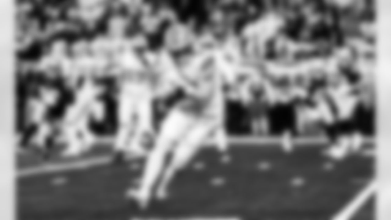 Detroit Lions tight end Ross Dwelley (82) during an NFL football game against the Dallas Cowboys on Thursday, Dec. 4, 2025 in Detroit. (Jeff Nguyen/Detroit Lions via AP)