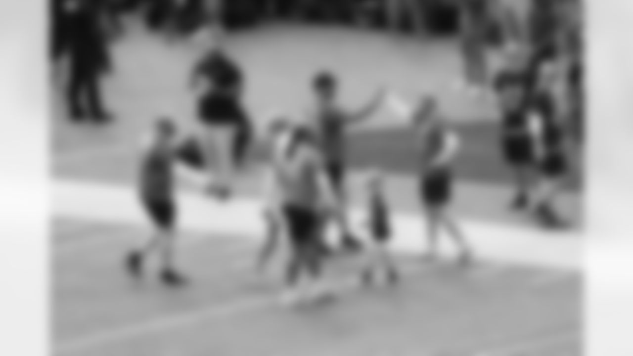 Detroit Lions center Frank Ragnow (77), Detroit Lions tackle Taylor Decker (68), Detroit Lions punter Jack Fox (3) and NFC Coach Eli Manning during introductions at the 2025 Pro Bowl Games in Orlando, FL on February 2, 2025. (Stuart Zaas/Detroit Lions via AP)