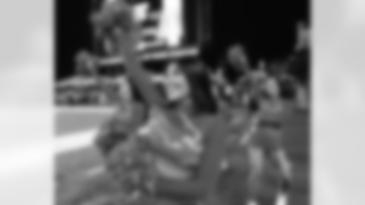 Detroit Lions Cheerleaders perform during The Hall of Fame Game at Tom Benson Hall of Fame Stadium on July 31, 2025 in Canton, Ohio. (Mike Ferdinande/Detroit Lions)