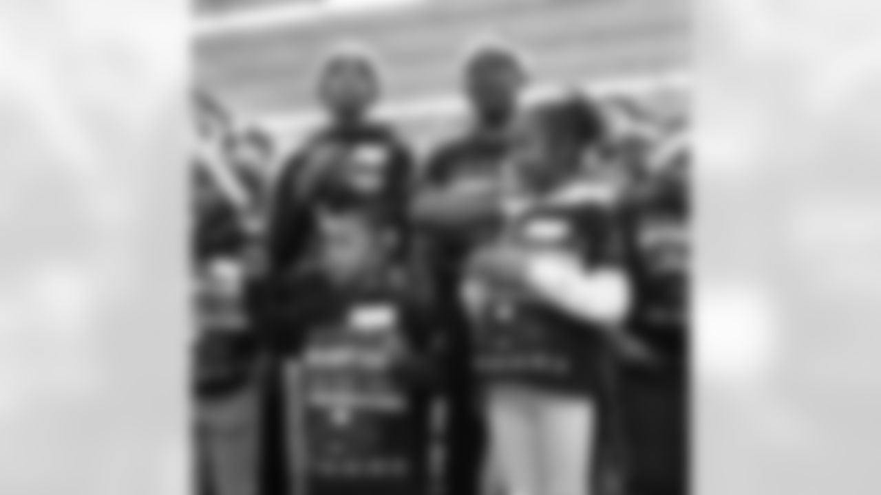 Participants cheering during Shop with a Lion at Meijer on Dec. 8, 2025 in Detroit. (Izzy Rincon/Detroit Lions)