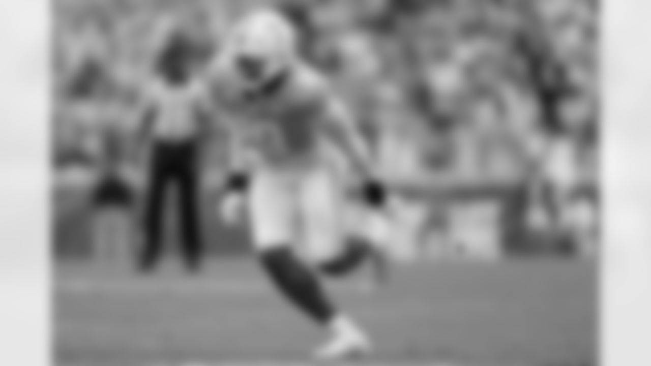 Tennessee EDGE Joshua Josephs (19)