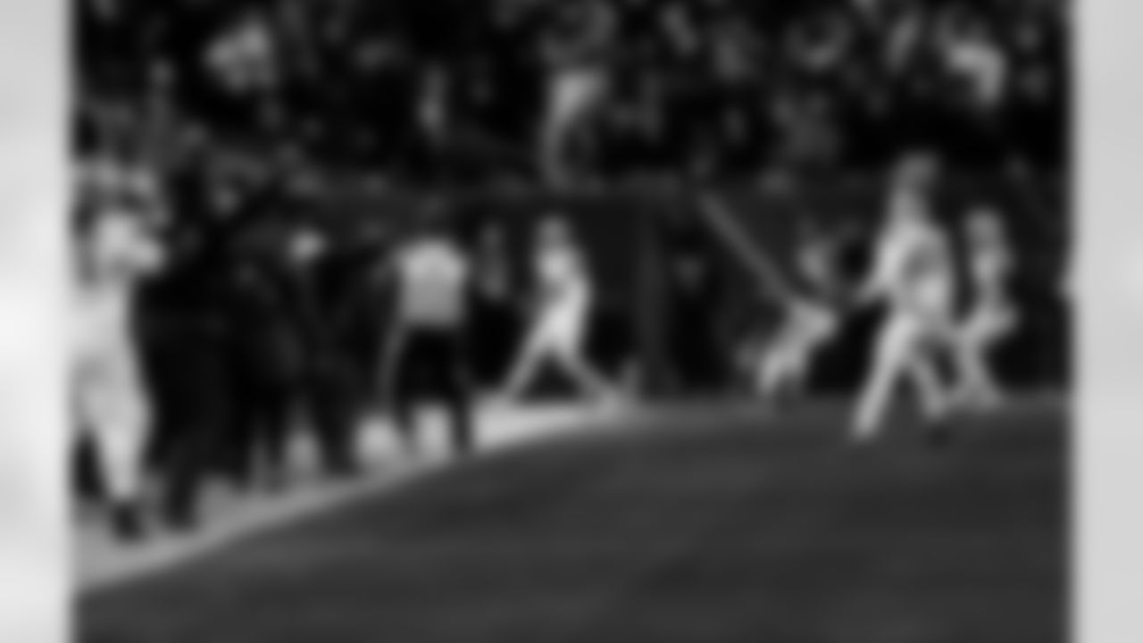 Detroit Lions defensive back Avonte Maddox (29) intercepts a pass during an NFL football game against the Chicago Bears on Sunday, Jan. 4, 2026 in Chicago. (Jeff Nguyen/Detroit Lions via AP)