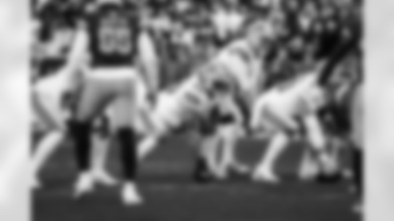 Detroit Lions offensive lineman Tate Ratledge (69), Detroit Lions quarterback Jared Goff (16), and Detroit Lions offensive lineman Graham Glasgow (60) during an NFL football game against the Washington Commanders on Sunday, Nov. 9, 2025 in Landover, Md. (Jeff Nguyen/Detroit Lions via AP)