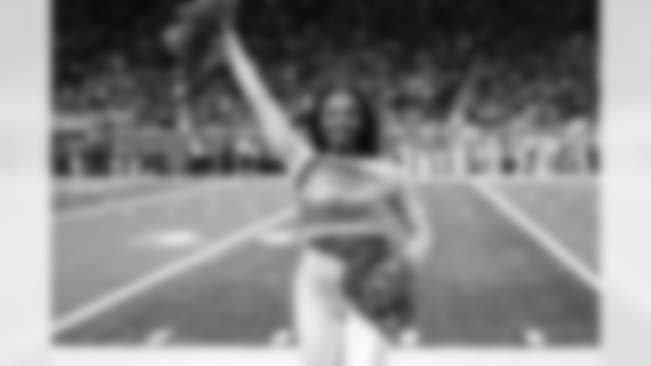 Detroit Lions Cheerleaders perform during an NFL football game against the Pittsburgh Steelers on Sunday, Dec. 21, 2025 in Detroit. (Mike Ferdinande/Detroit Lions)