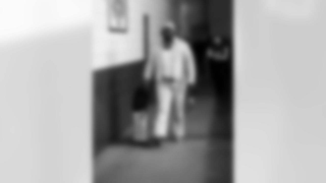 Detroit Lions defensive lineman DJ Reader (98) arrives to an NFL football game against the Philadelphia Eagles on Sunday, Nov. 16, 2025 in Philadelphia. (Jeff Nguyen/Detroit Lions via AP)