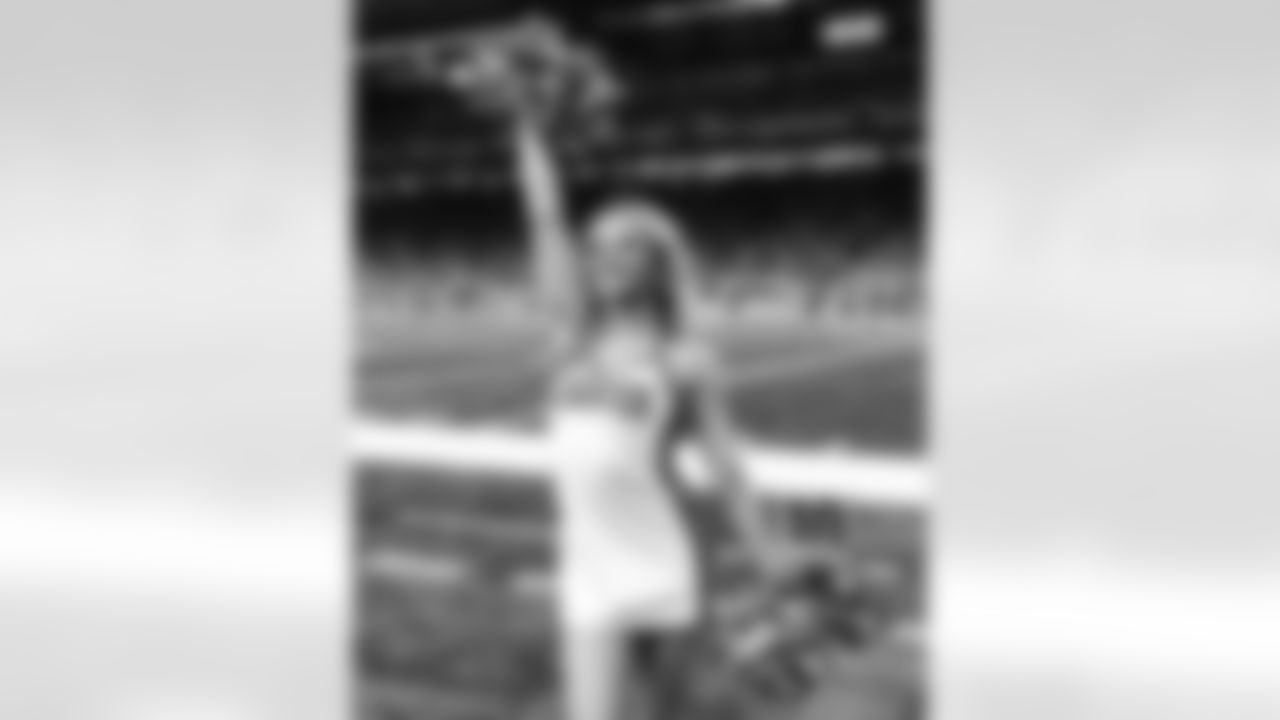 Detroit Lions Cheerleaders perform during a NFL football game against the Chicago Bears on November 19, 2023 in Detroit. (Mike Ferdinande/Detroit Lions)