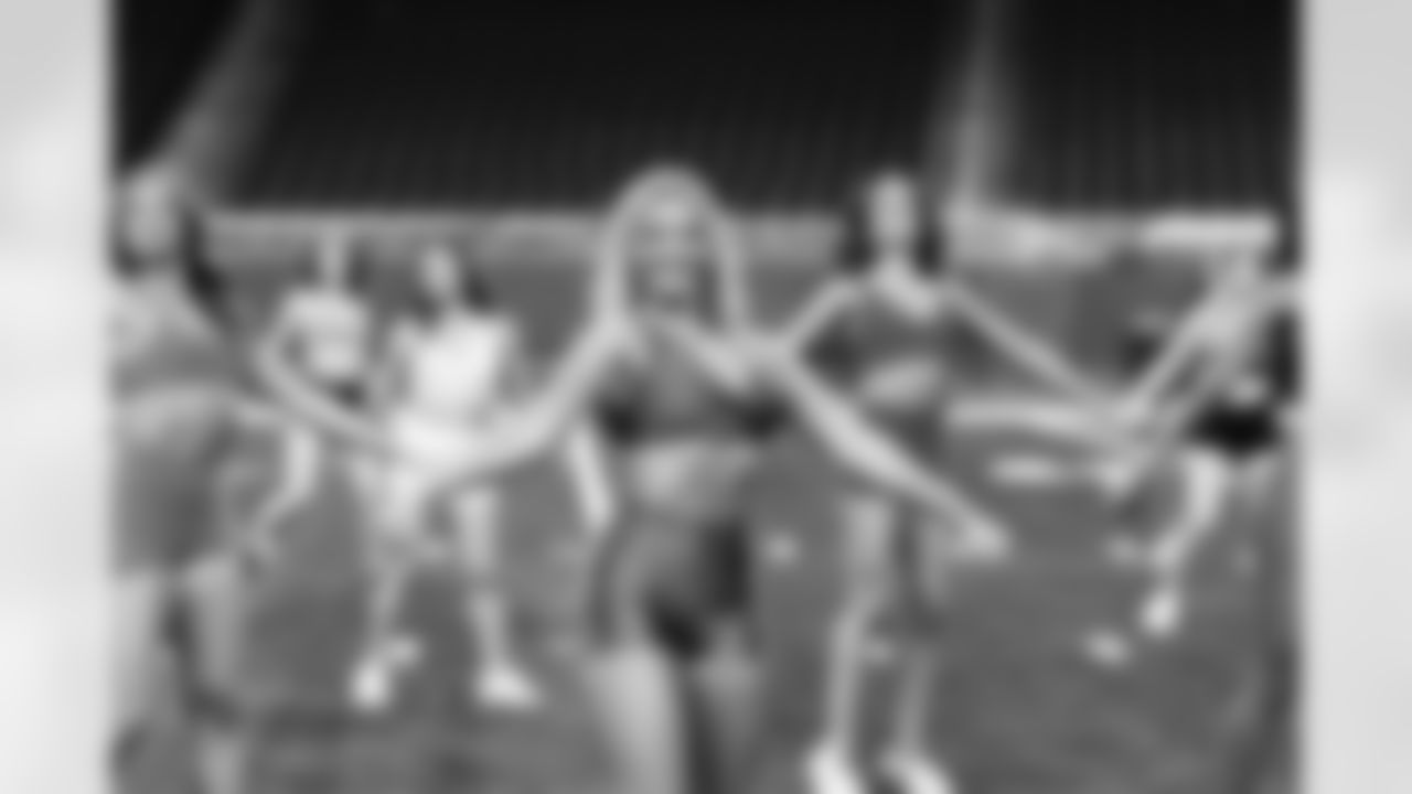 Contestants during the Detroit Lions Cheerleaders pre-audition clinic at Ford Field on April 14, 2025 in Detroit. (Stephanie VanWagoner/Detroit Lions)