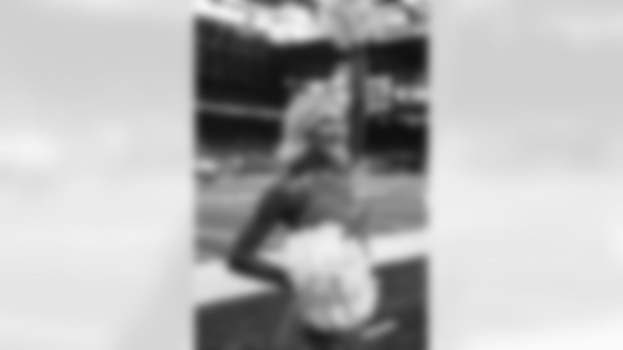 A Detroit Lions Cheerleader performs during an NFL football game against the Minnesota Vikings on Sunday, Nov. 2, 2025 in Detroit. (Mike Ferdinande/Detroit Lions)