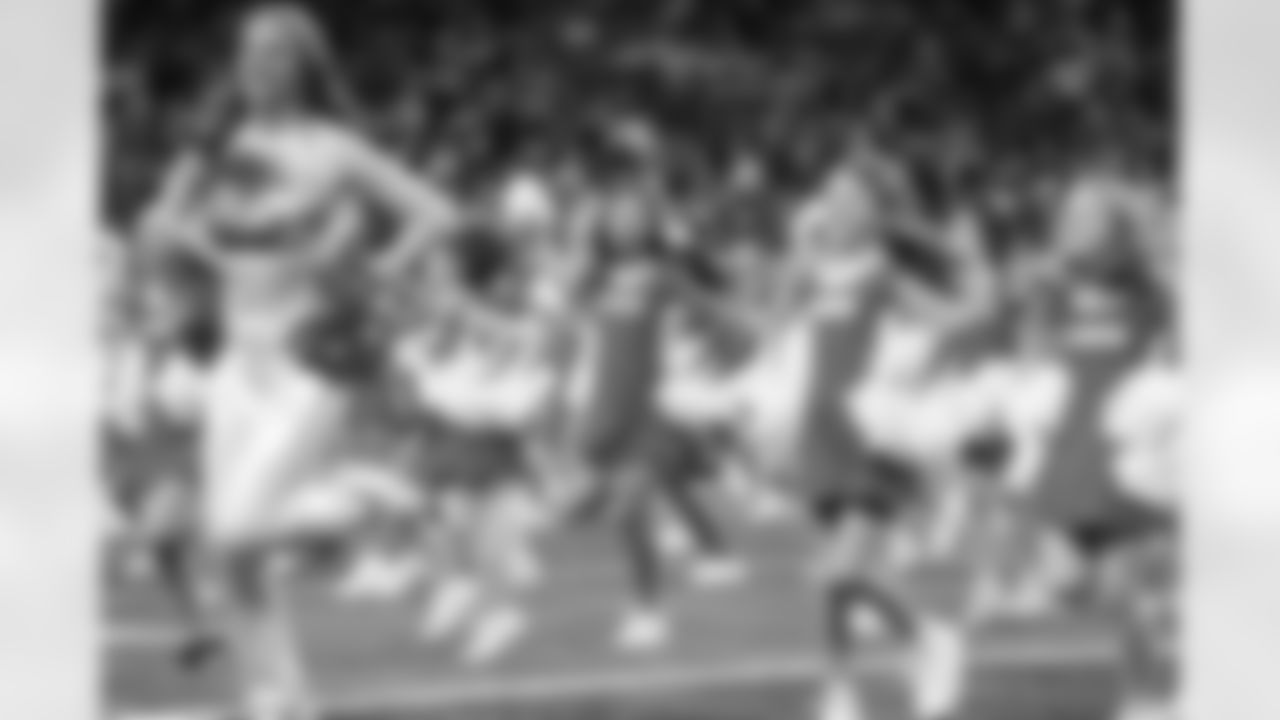 Detroit Lions Junior Cheer Clinic performs at halftime during an NFL football game against the Pittsburgh Steelers on Sunday, Dec. 21, 2025 in Detroit. (Jeff Nguyen/Detroit Lions via AP)