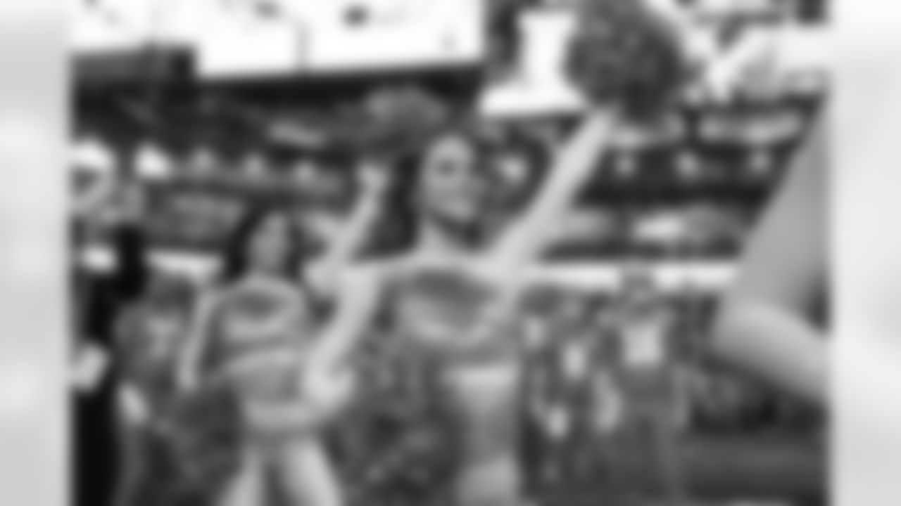 Detroit Lions Cheerleaders perform before an NFL football game against the Pittsburgh Steelers on Sunday, Dec. 21, 2025 in Detroit. (Mike Ferdinande/Detroit Lions)