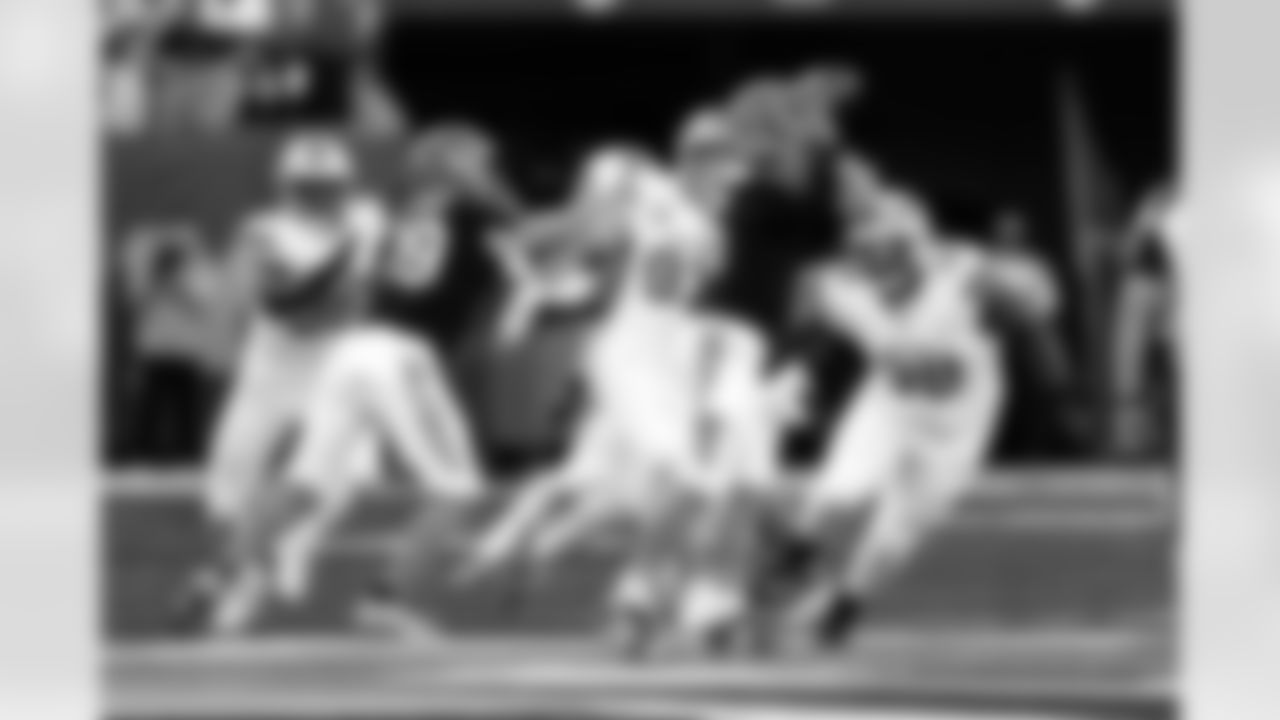 Detroit Lions defensive lineman DJ Reader (98) applies pressure to Cincinnati Bengals quarterback Jake Browning (6) during an NFL football game against the Cincinnati Bengals on Sunday, Oct. 5, 2025 in Cincinnati. (Jeff Nguyen/Detroit Lions via AP)