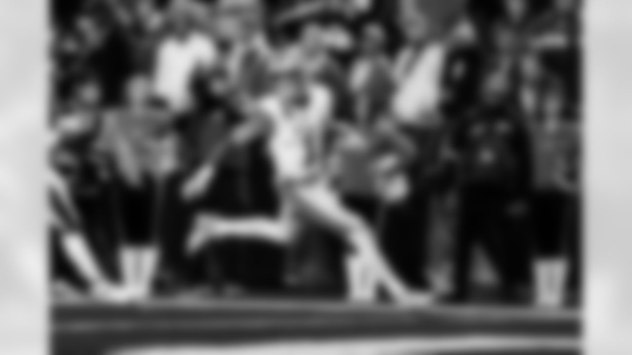 Detroit Lions wide receiver Jameson Williams (1) scores a touchdown during an NFL football game against the Philadelphia Eagles on Sunday, Nov. 16, 2025 in Philadelphia. (Jeff Nguyen/Detroit Lions via AP)