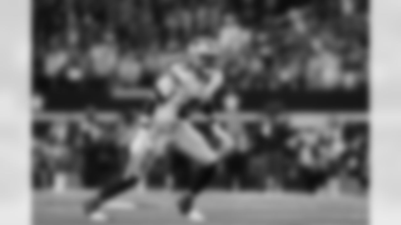 LB DeMarvion Overshown

Backed up by Shemar James

(AP Photo/Aaron M. Sprecher)