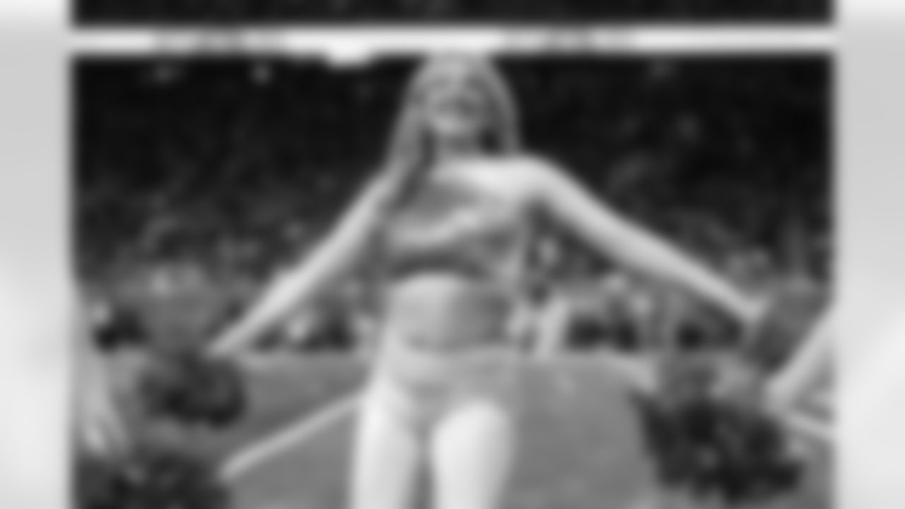 Detroit Lions Cheerleaders perform during an NFL football game against the Pittsburgh Steelers on Sunday, Dec. 21, 2025 in Detroit. (Mike Ferdinande/Detroit Lions)