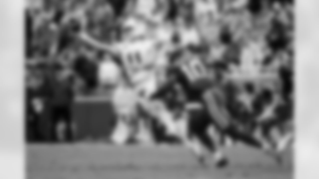 Arkansas LB Xavian Sorey Jr. (10)