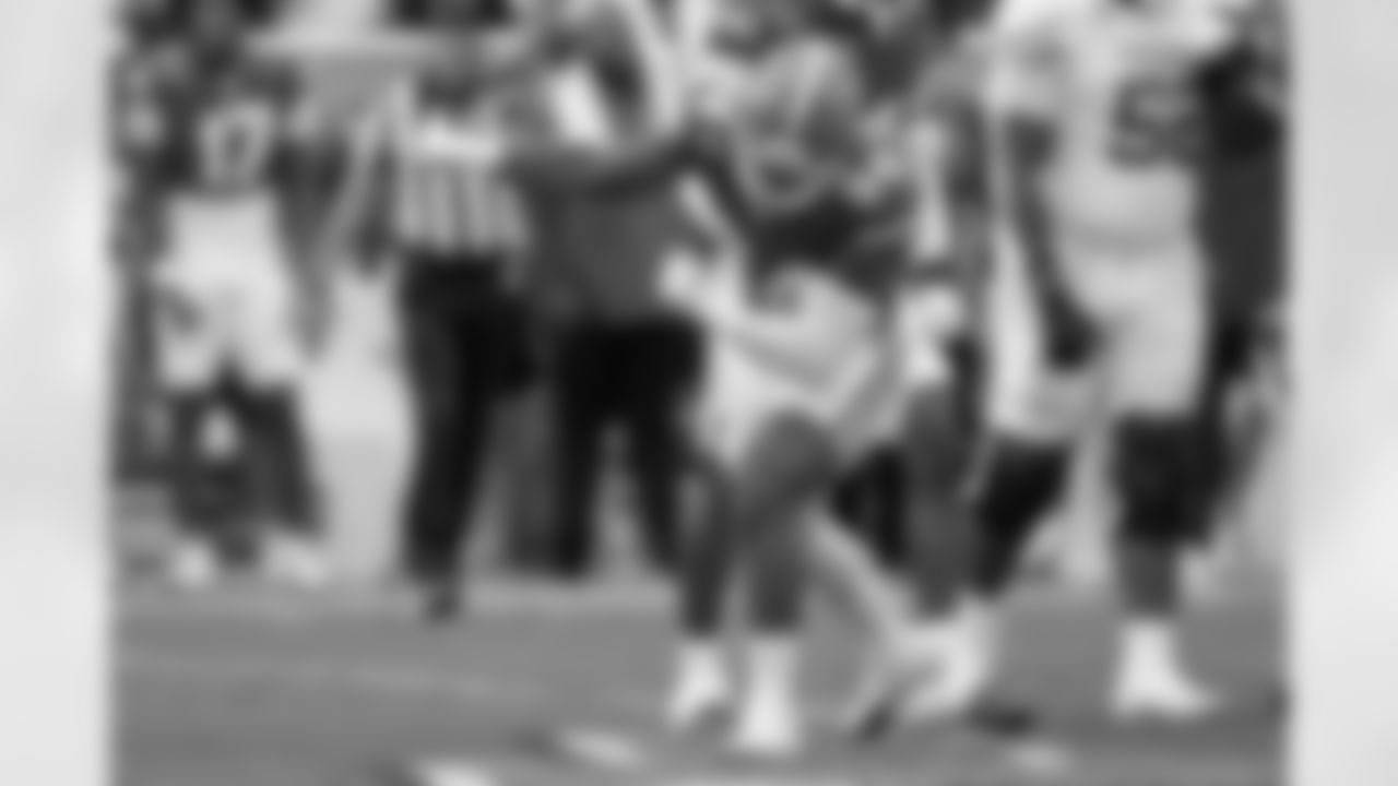 Florida DL Tyreak Sapp (94)