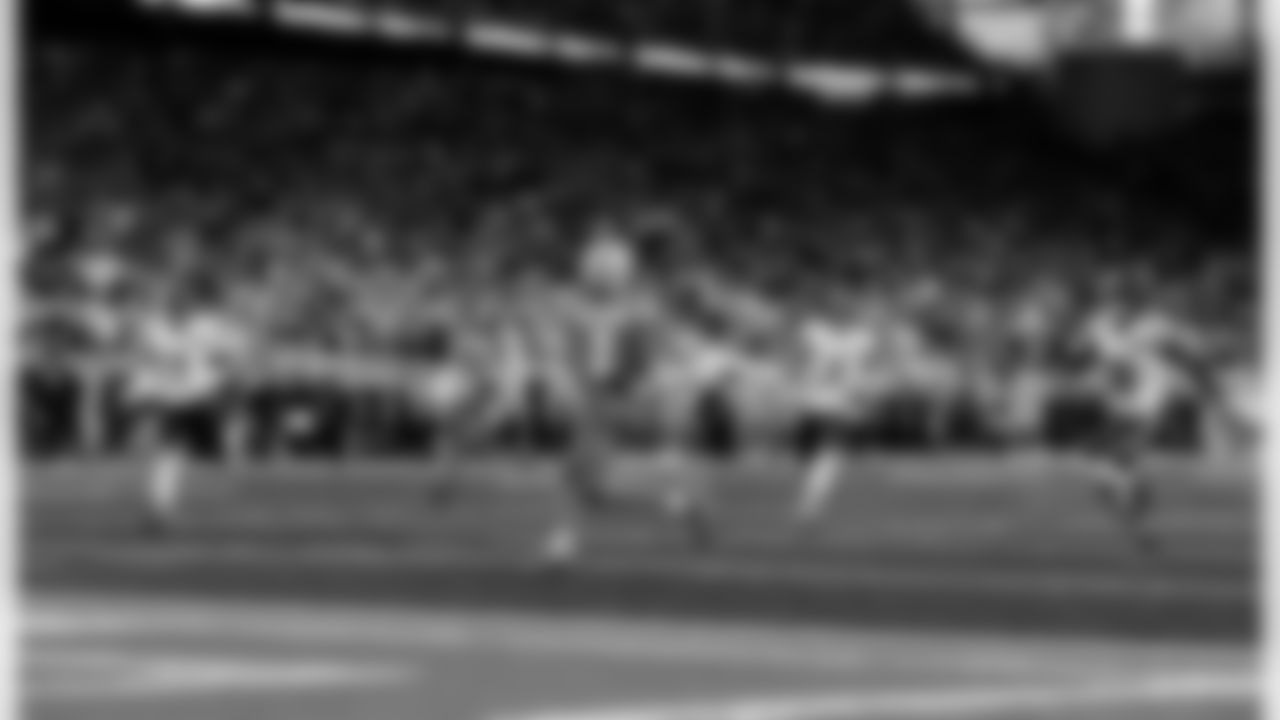 Detroit Lions wide receiver Jameson Williams (1) scores a touchdown during an NFL football game against the Chicago Bears on Sunday, Sept. 14, 2025 in Detroit. (Jeff Nguyen/Detroit Lions via AP)