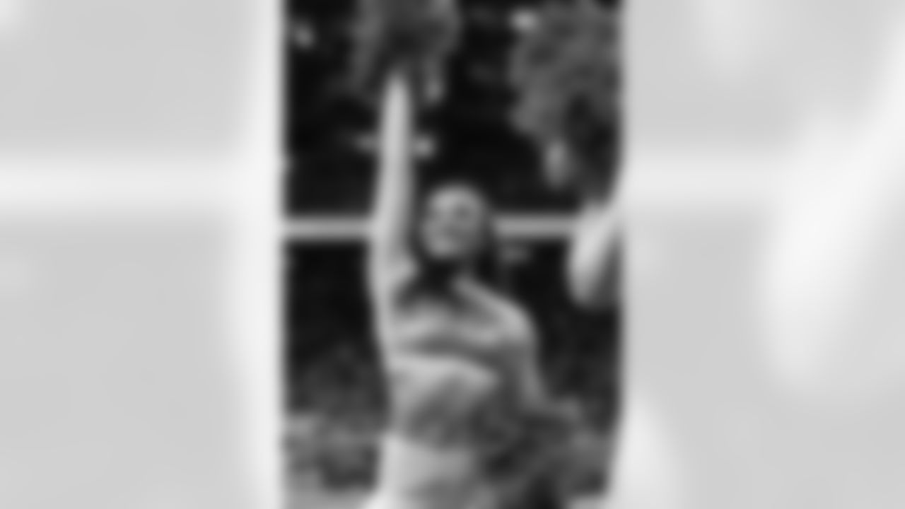 Detroit Lions Cheerleaders perform during an NFL football game against the Pittsburgh Steelers on Sunday, Dec. 21, 2025 in Detroit. (Mike Ferdinande/Detroit Lions)