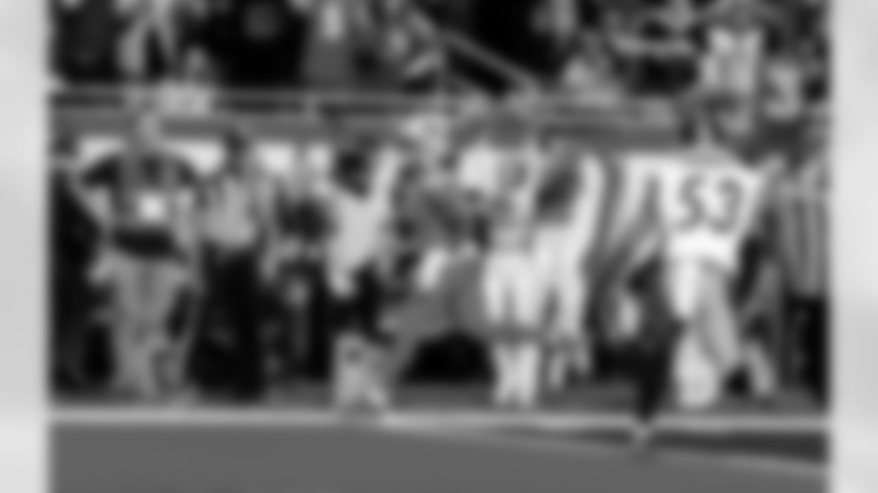 Detroit Lions running back Jahmyr Gibbs (0) scores a touchdown during an NFL football game against the Pittsburgh Steelers on Sunday, Dec. 21, 2025 in Detroit. (Jeff Nguyen/Detroit Lions via AP)