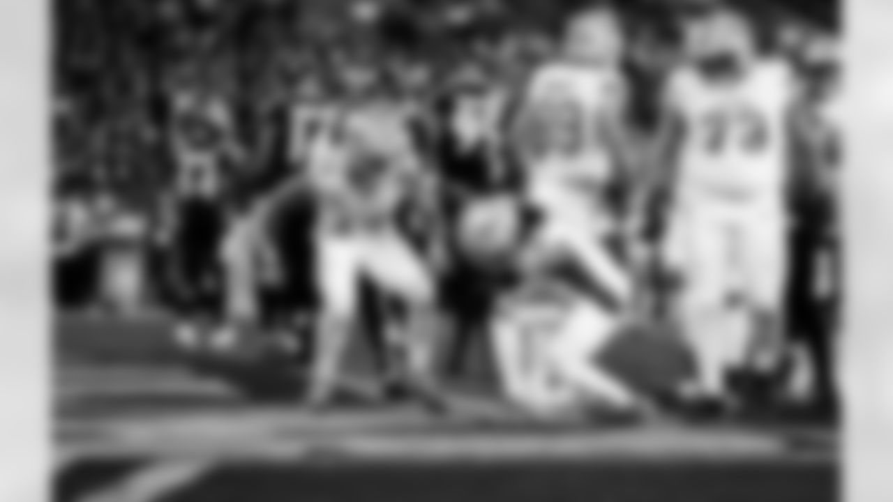 Detroit Lions running back Jahmyr Gibbs (0) scores a touchdown during an NFL football game against the Baltimore Ravens on Monday, Sept. 22, 2025 in Baltimore. (Jeff Nguyen/Detroit Lions via AP)