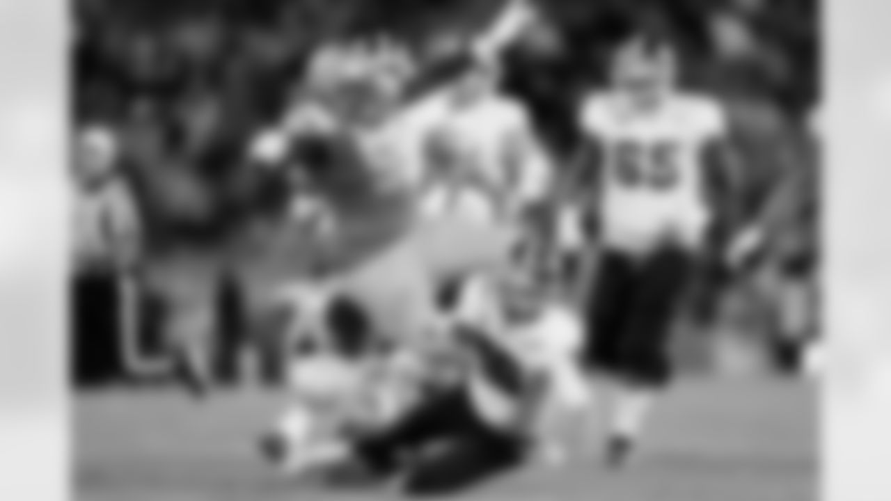 UCLA DL Gary Smith III (58)