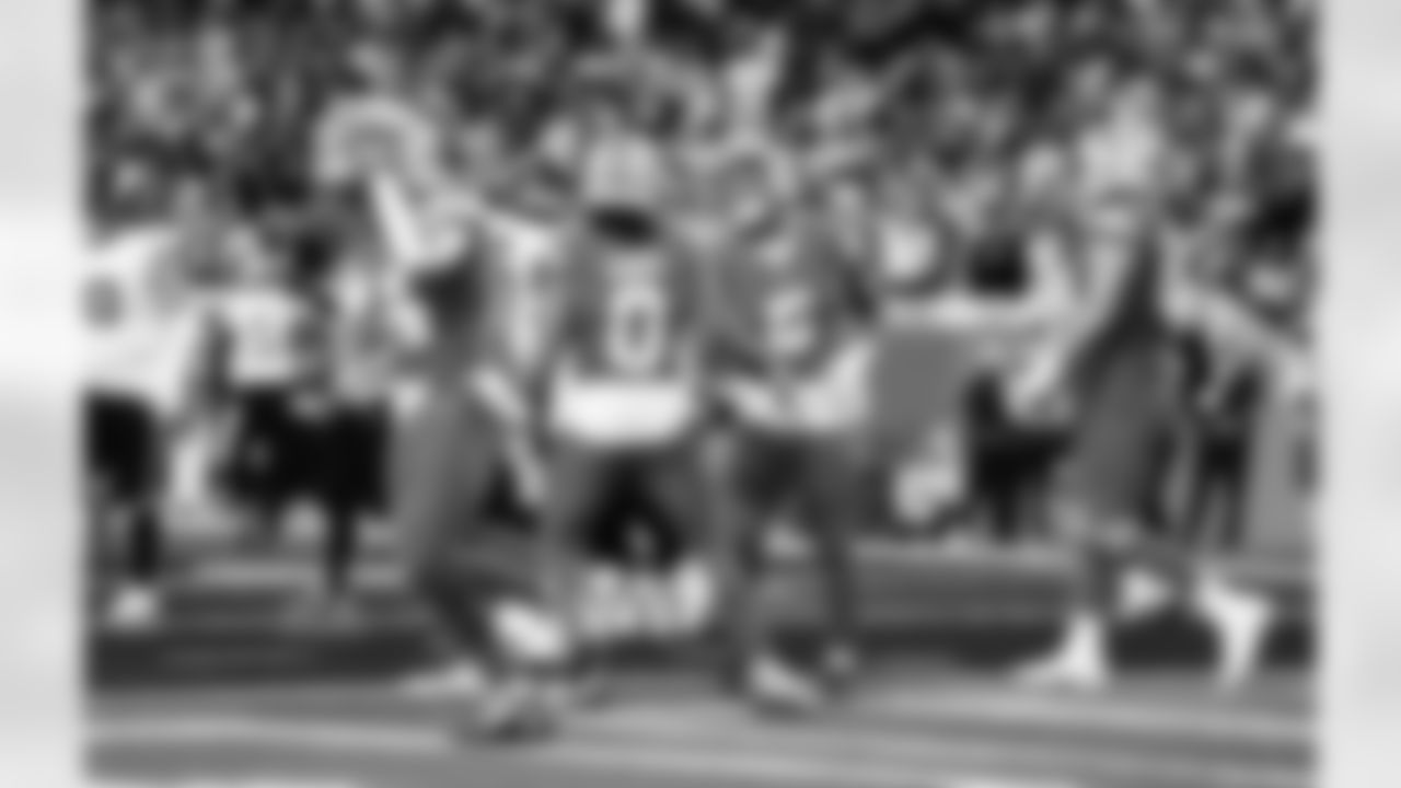 Detroit Lions running back David Montgomery (5) and Detroit Lions running back Jahmyr Gibbs (0) celebrate after a touchdown during an NFL football game against the Minnesota Vikings on Sunday, Nov. 2, 2025 in Detroit. (Jeff Nguyen/Detroit Lions via AP)