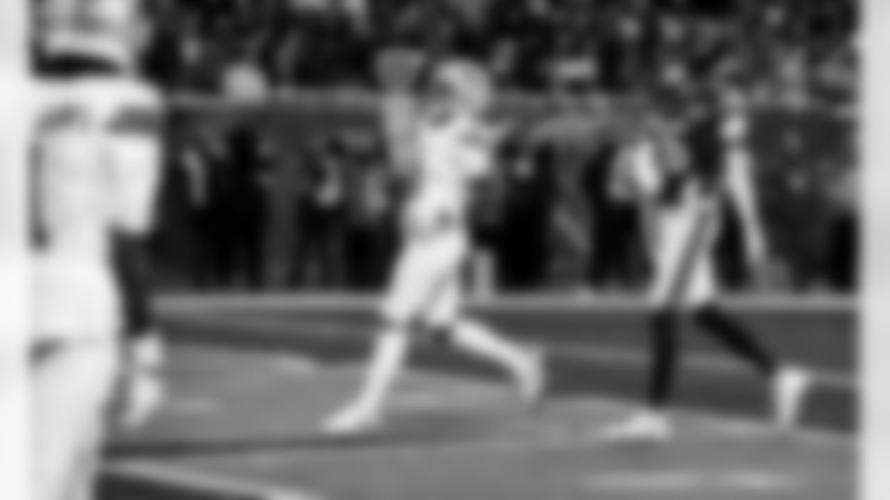 Detroit Lions running back Jahmyr Gibbs (0) scores a touchdown during an NFL football game against the Chicago Bears on Sunday, Jan. 4, 2026 in Chicago. (Jeff Nguyen/Detroit Lions via AP)