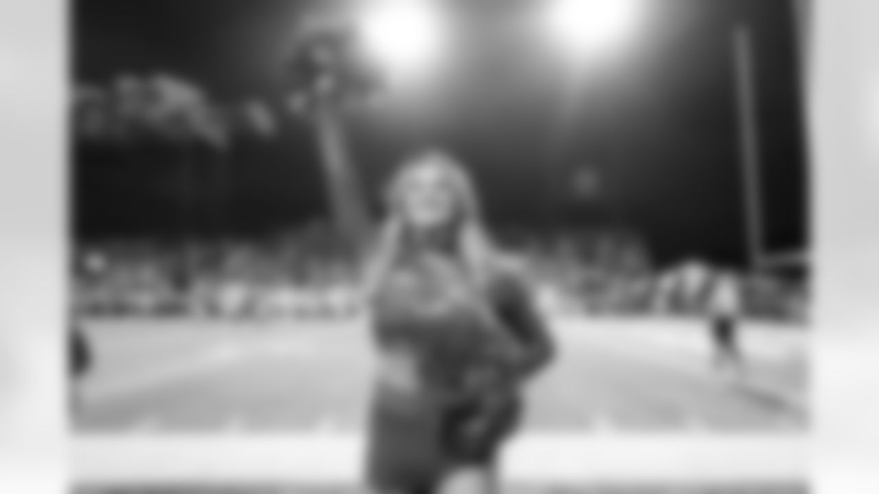 Detroit Lions Cheerleaders perform during The Hall of Fame Game at Tom Benson Hall of Fame Stadium on July 31, 2025 in Canton, Ohio. (Mike Ferdinande/Detroit Lions)