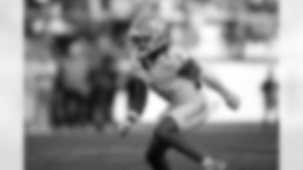 North Carolina DB Thaddeus Dixon (1)