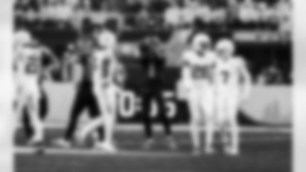 Detroit Lions wide receiver Jameson Williams (1) celebrates after a first down during an NFL football game against the Minnesota Vikings on Thursday, Dec. 25, 2025 in Minneapolis. (Jeff Nguyen/Detroit Lions via AP)