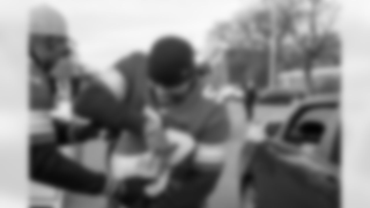 Lions Legend Tim Walton (57) during a Thanksgiving meal distribution event at the Detroit Lions Academy on Nov. 19, 2025 in Detroit. (Carl Jones II/Detroit Lions)