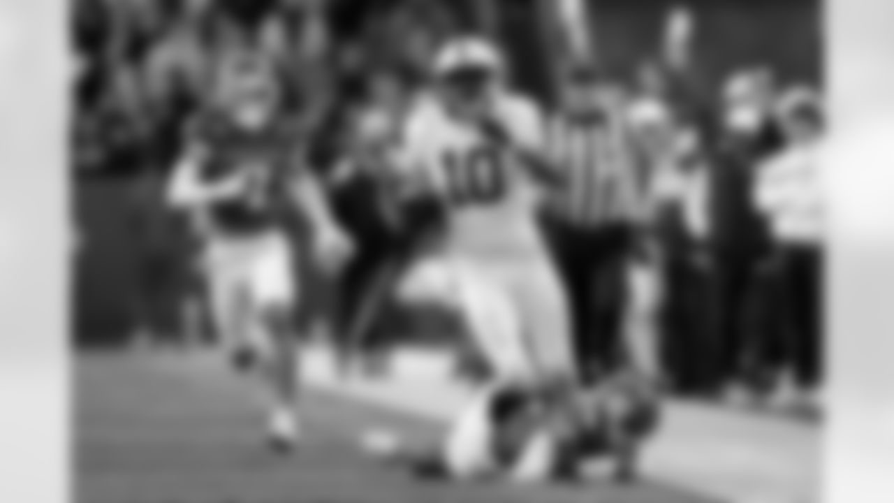 Penn State RB Nicholas Singleton (10)