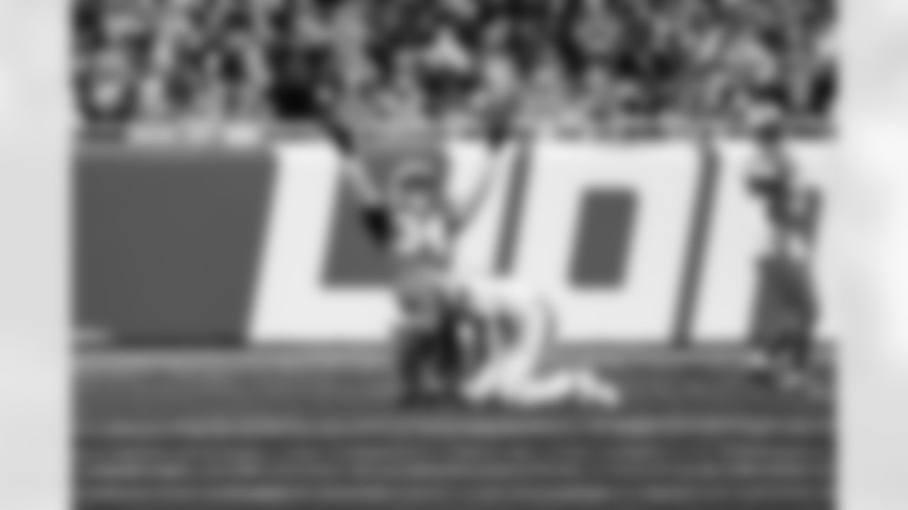 Detroit Lions linebacker Alex Anzalone (34) celebrates during an NFL football game against the Cleveland Browns on Sunday, Sept. 28, 2025 in Detroit. (Jeff Nguyen/Detroit Lions via AP)