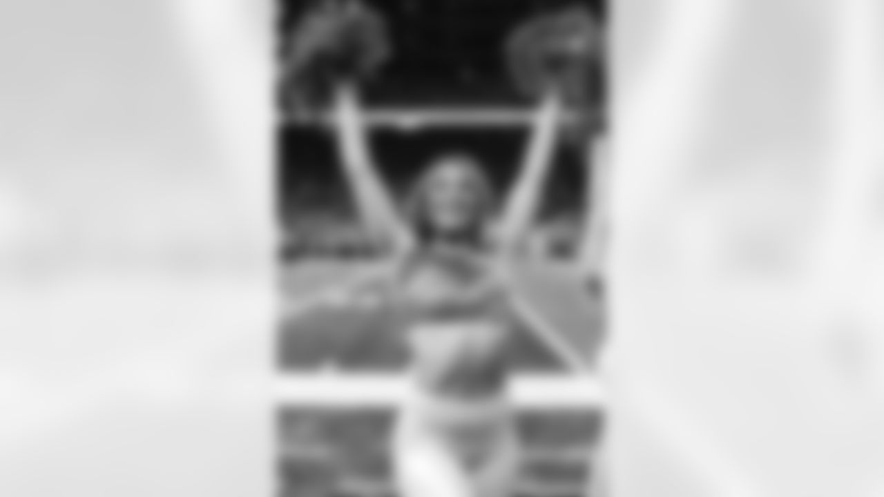 Detroit Lions Cheerleaders perform during an NFL football game against the Pittsburgh Steelers on Sunday, Dec. 21, 2025 in Detroit. (Mike Ferdinande/Detroit Lions)