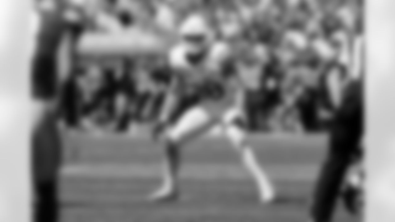 Texas TE Jack Endries (88)