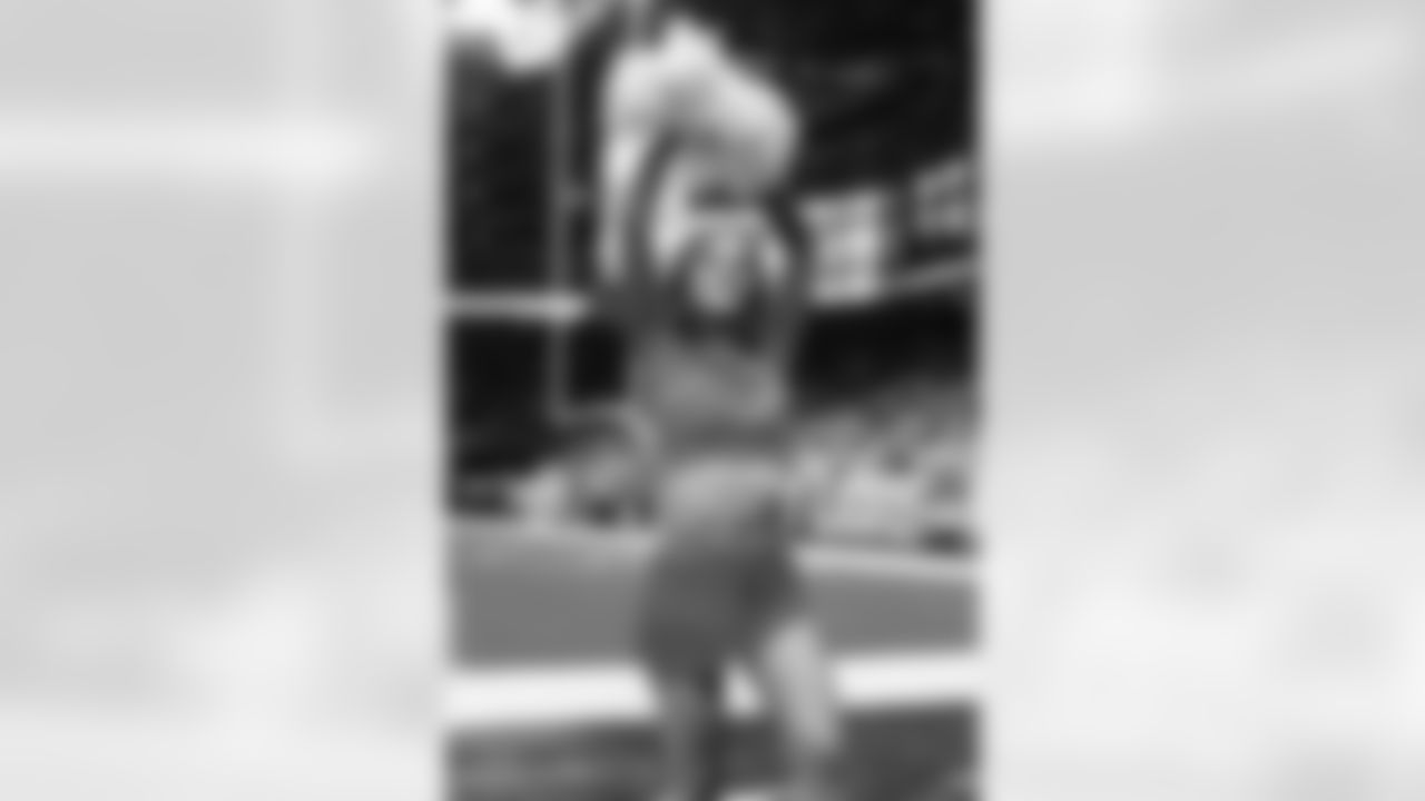 A Detroit Lions Cheerleader performs during an NFL football game against the Minnesota Vikings on Sunday, Nov. 2, 2025 in Detroit. (Mike Ferdinande/Detroit Lions)