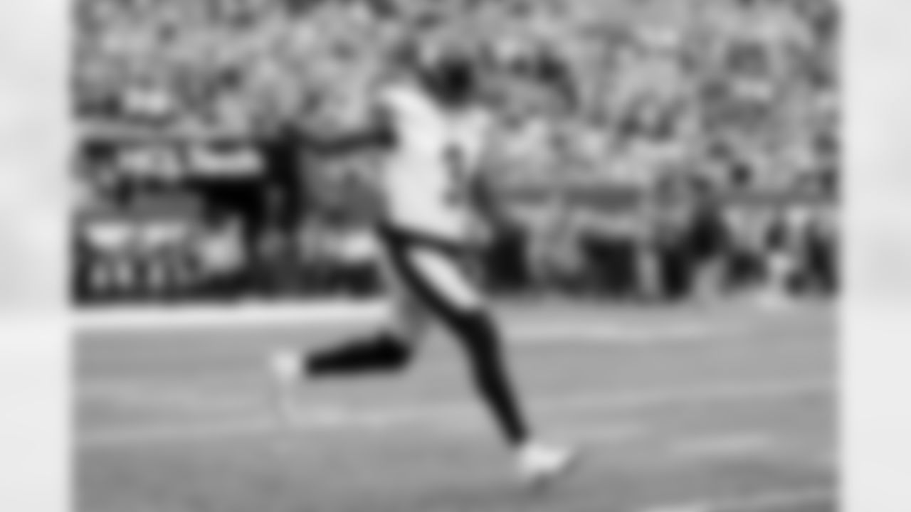 P/H Corliss Waitman

(AP Photo/Adam Hunger)