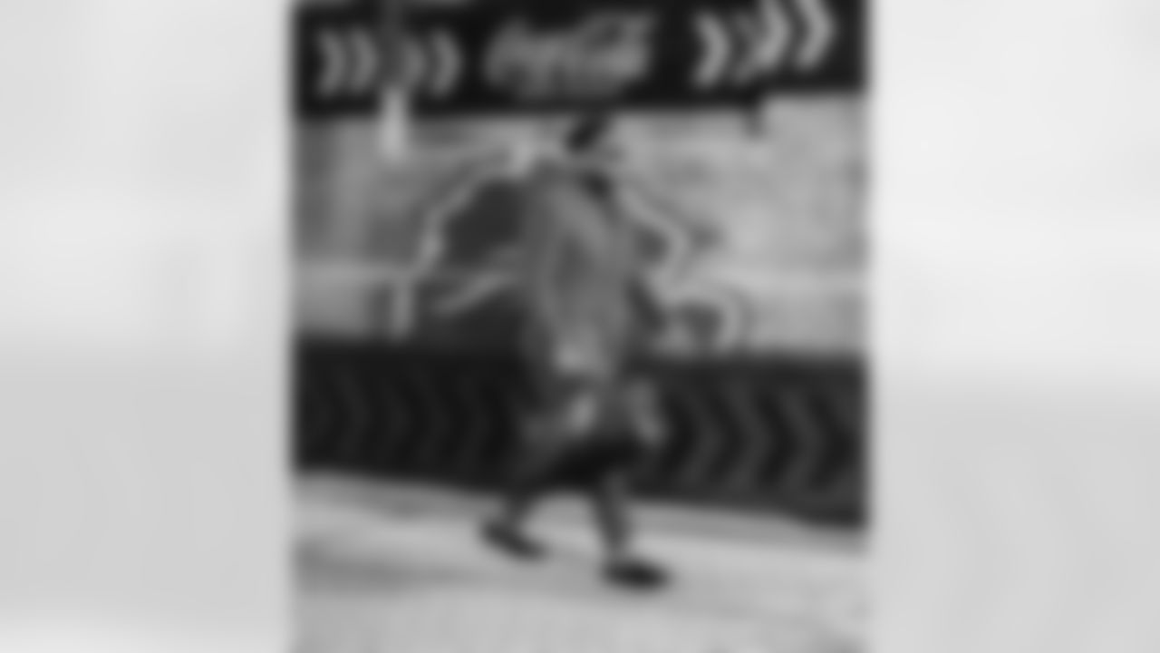 Detroit Lions offensive lineman Miles Frazier (71) arrives to an NFL football game against the Dallas Cowboys on Thursday, Dec. 4, 2025 in Detroit. (Jeff Nguyen/Detroit Lions via AP)