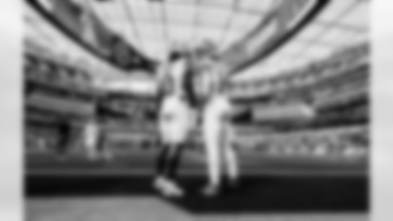 Detroit Lions running back Jahmyr Gibbs (0) and Detroit Lions wide receiver Amon-Ra St. Brown (14) before an NFL football game against the Los Angeles Rams on Sunday, Dec. 14, 2025 in Inglewood, Calif. (Jeff Nguyen/Detroit Lions via AP)