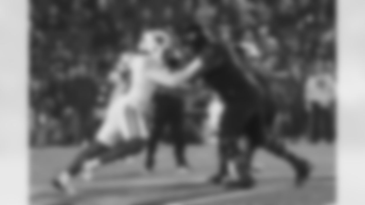 Memphis OL Chris Adams (61)