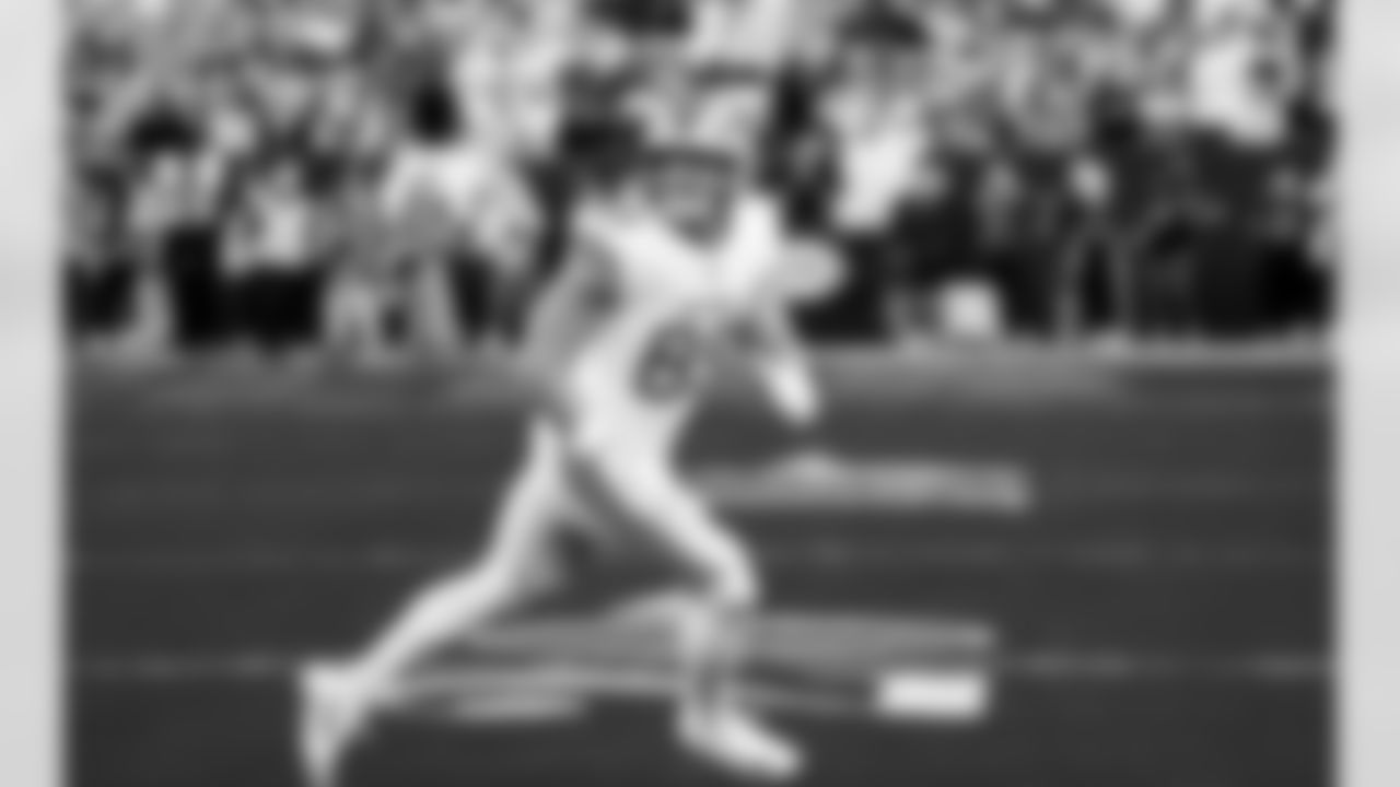 Detroit Lions tight end Brock Wright (89) before an NFL football game against the Washington Commanders on Sunday, Nov. 9, 2025 in Landover, Md. (Jeff Nguyen/Detroit Lions via AP)